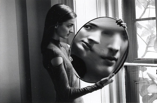 duane-michals-dr-heisenbergs-magic-mirror-of-uncertainty-1998-2